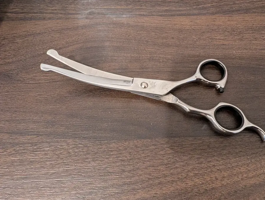 Latuna カーブシザー